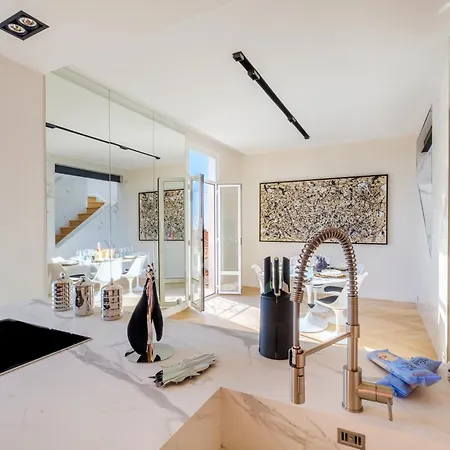 De Luxe - Bluesky Apartment