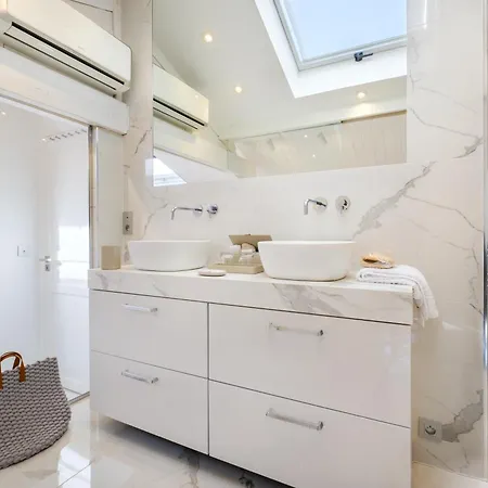 De Luxe - Bluesky Apartment Beausoleil