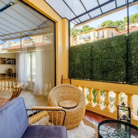 De Luxe - Bluesky Apartment